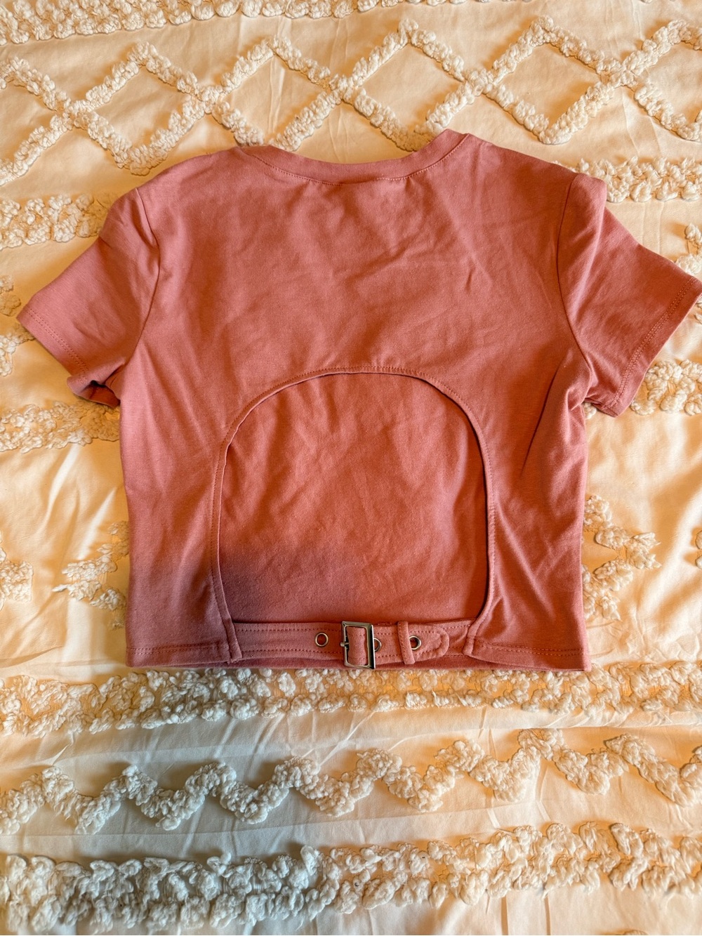 Zine Pink Open Back Buckle Crop Top Size Small Short Sleeve Tee - Picture 2 of 6
